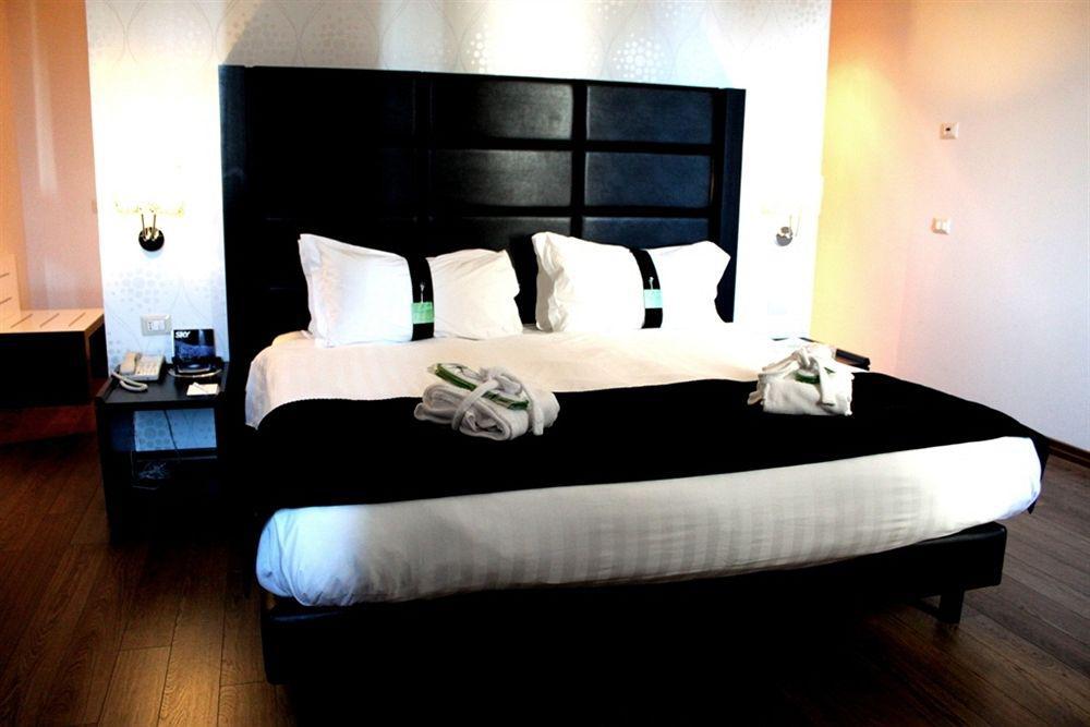 Holiday Inn Genoa City By Ihg Esterno foto