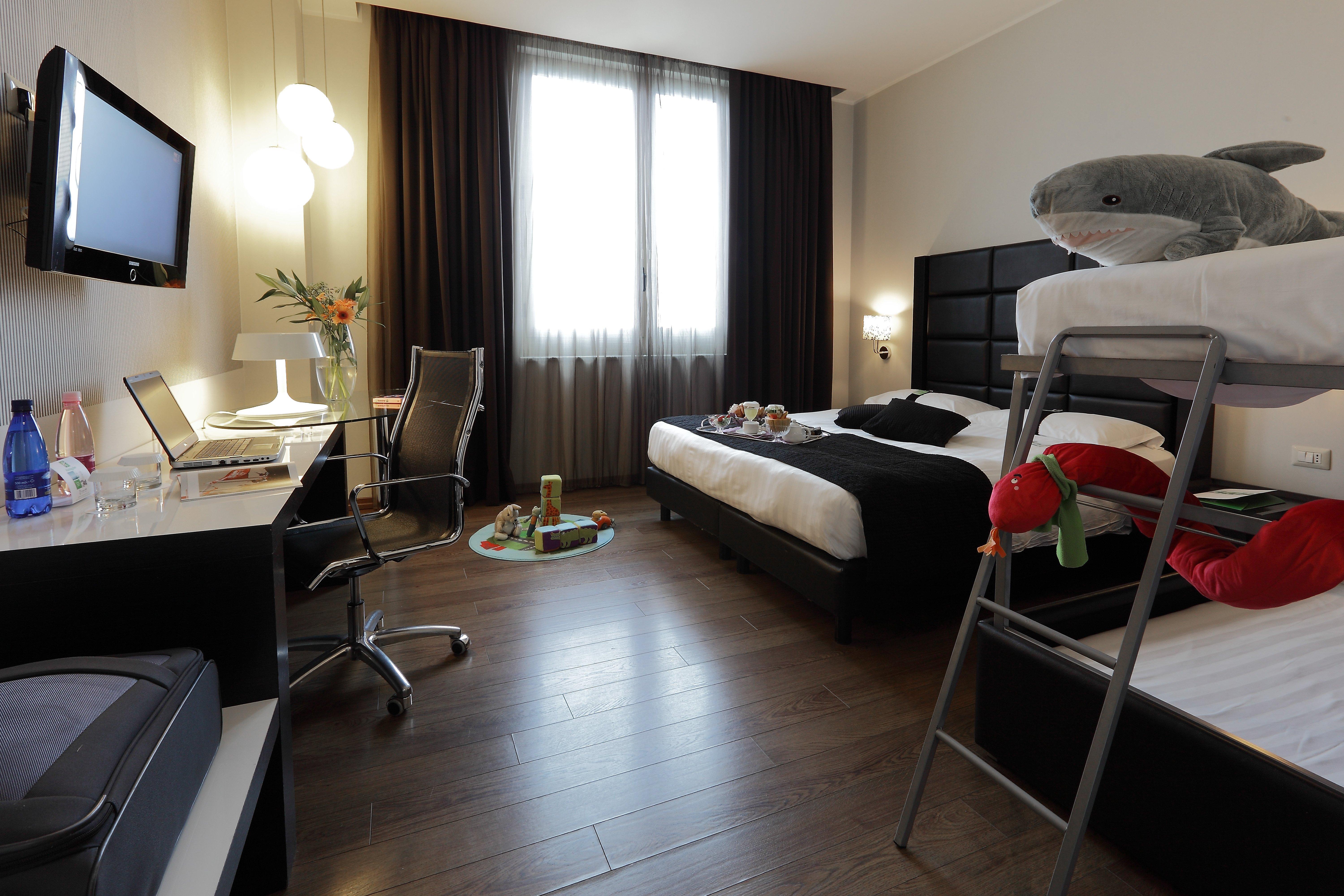 Holiday Inn Genoa City By Ihg Esterno foto