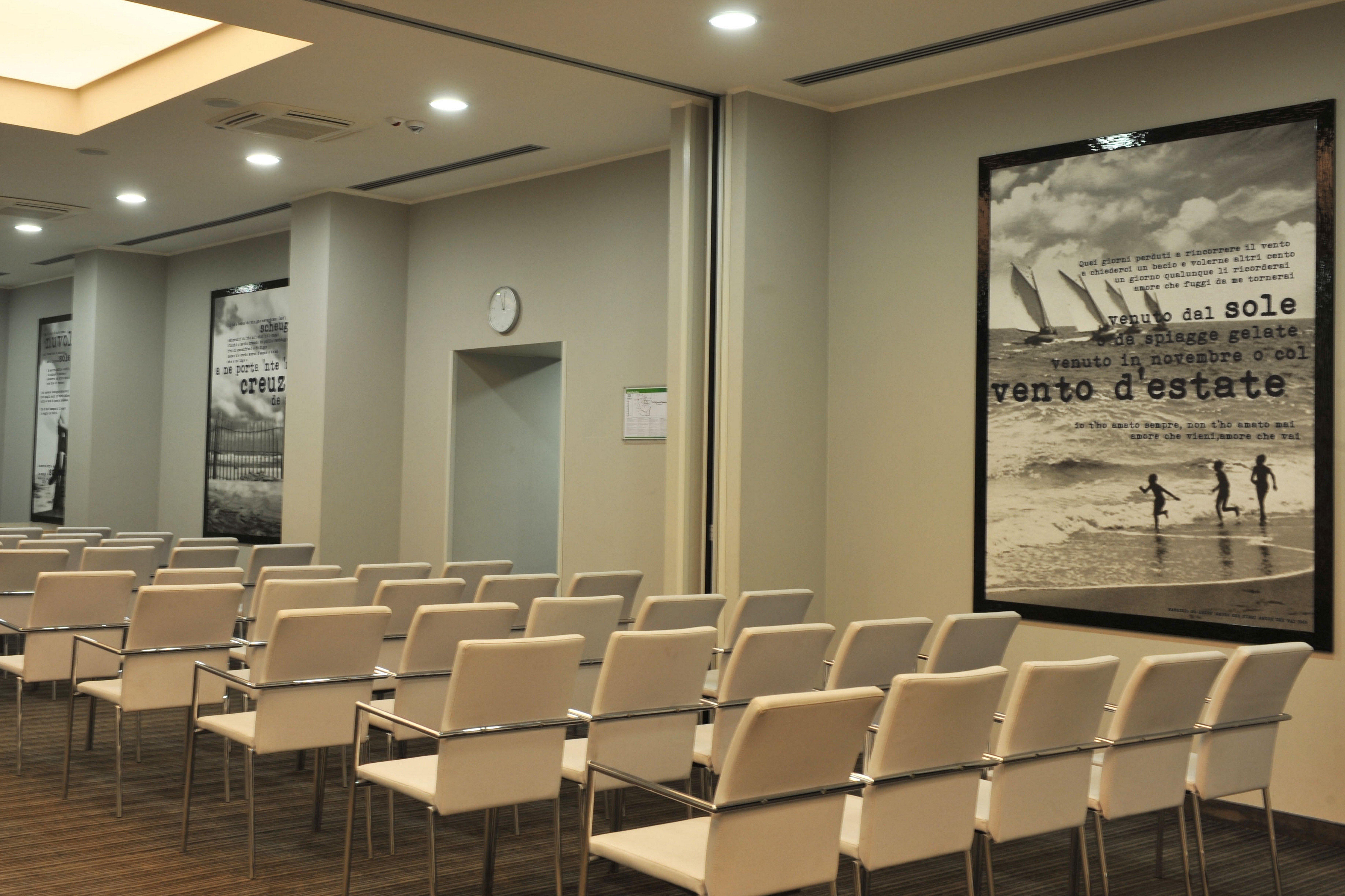 Holiday Inn Genoa City By Ihg Esterno foto