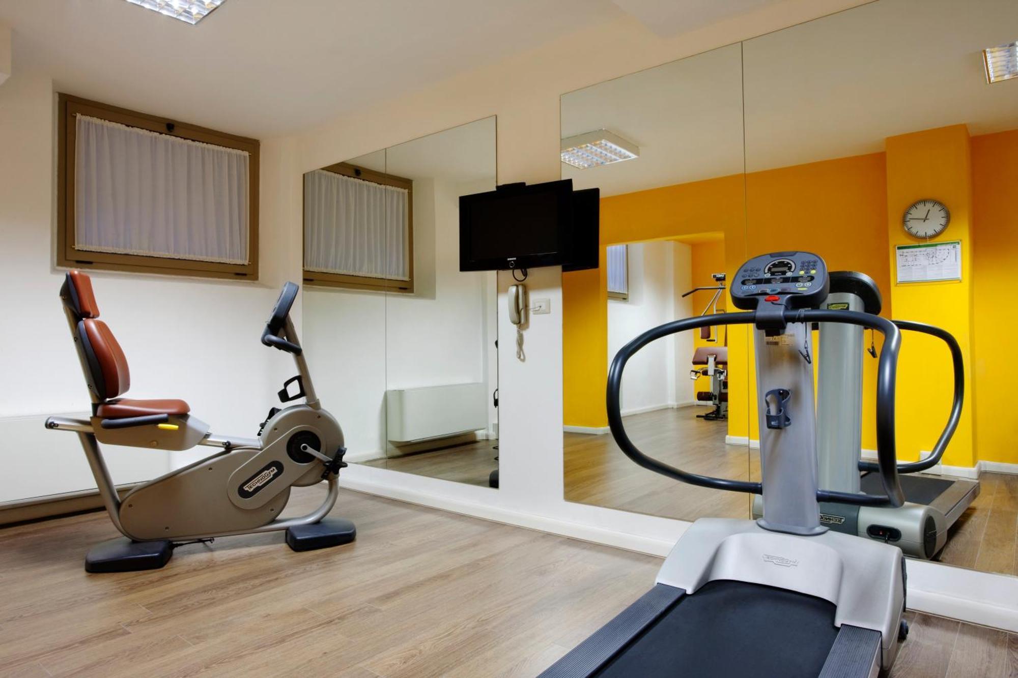 Holiday Inn Genoa City By Ihg Esterno foto
