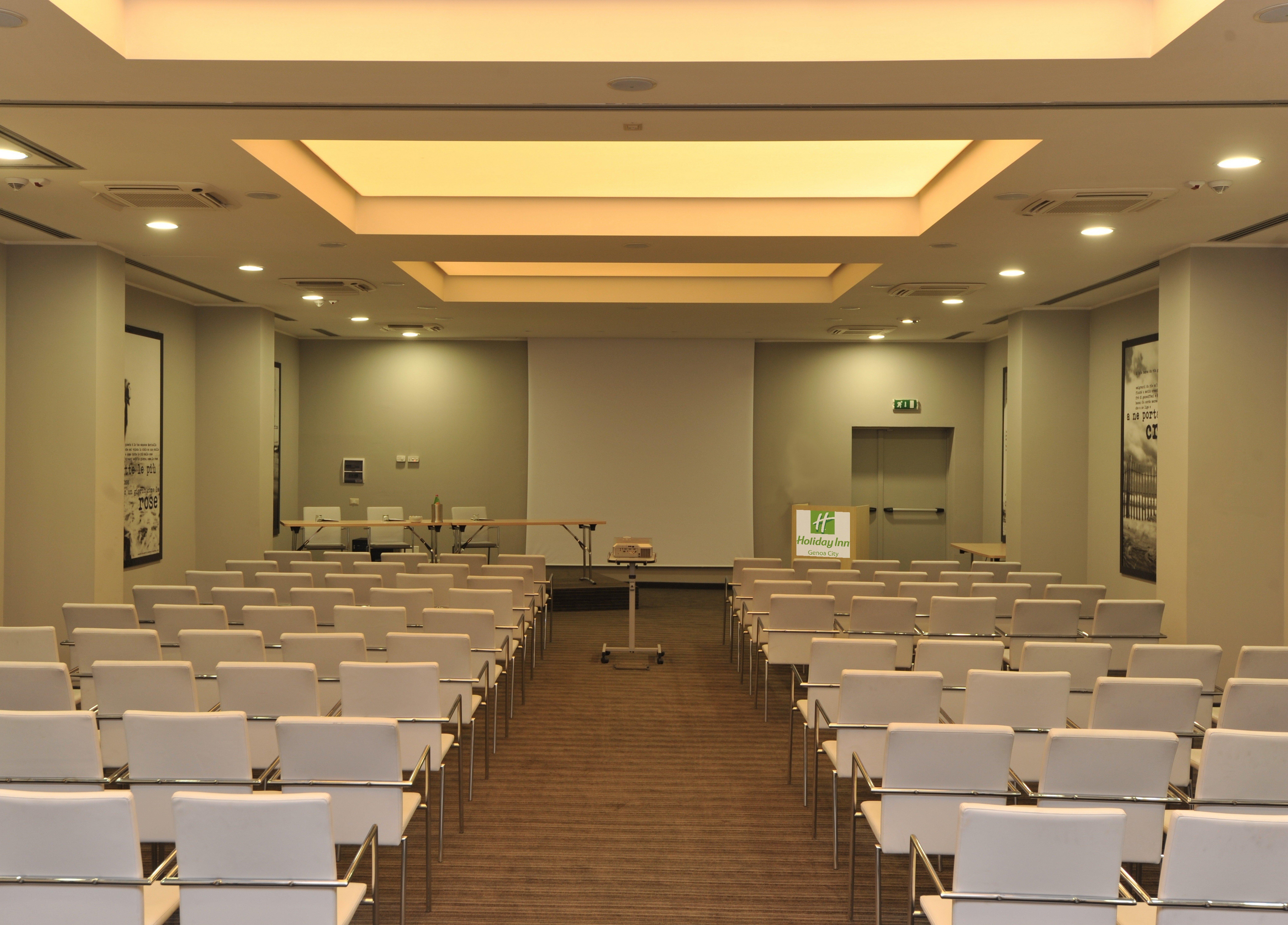 Holiday Inn Genoa City By Ihg Esterno foto