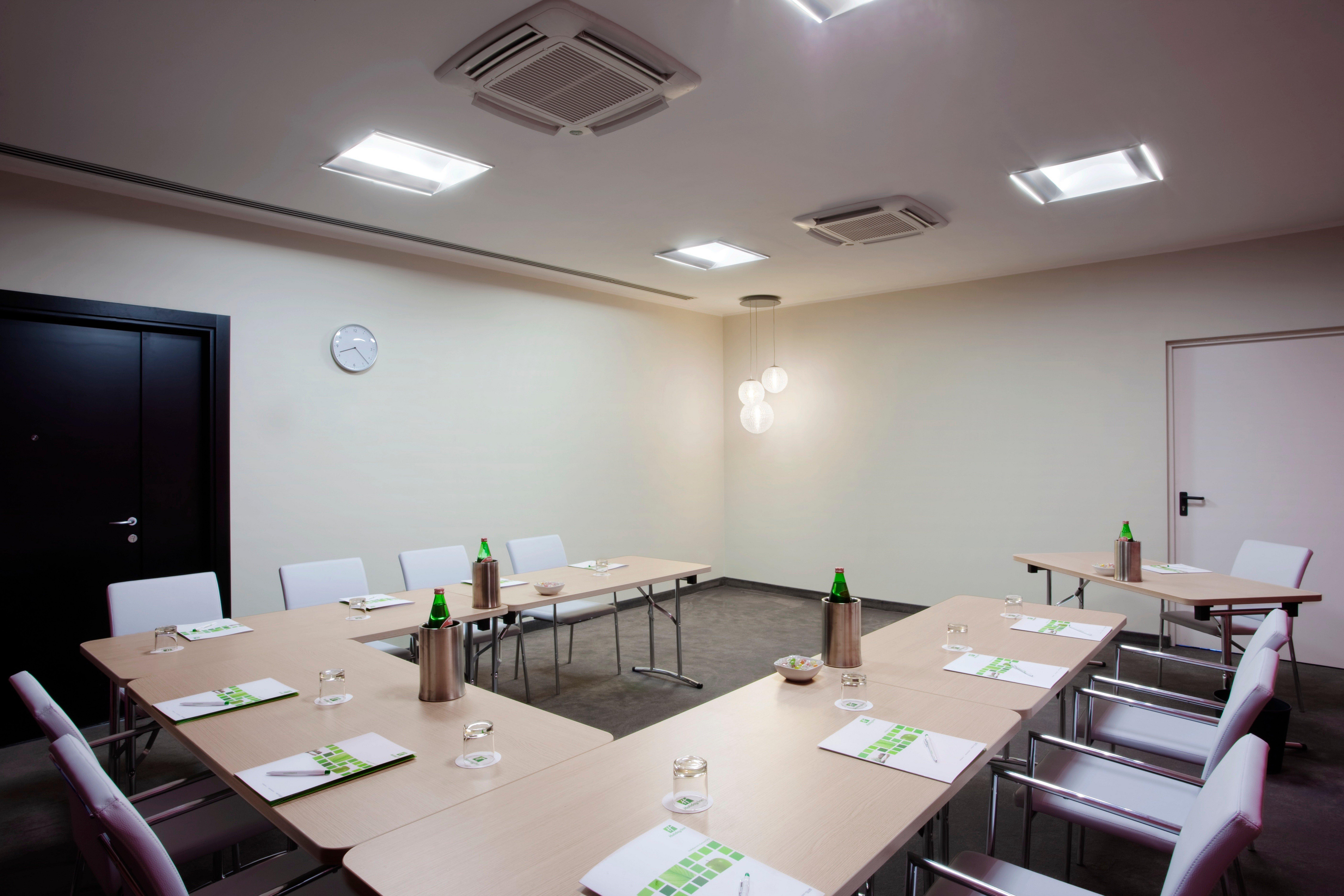 Holiday Inn Genoa City By Ihg Esterno foto