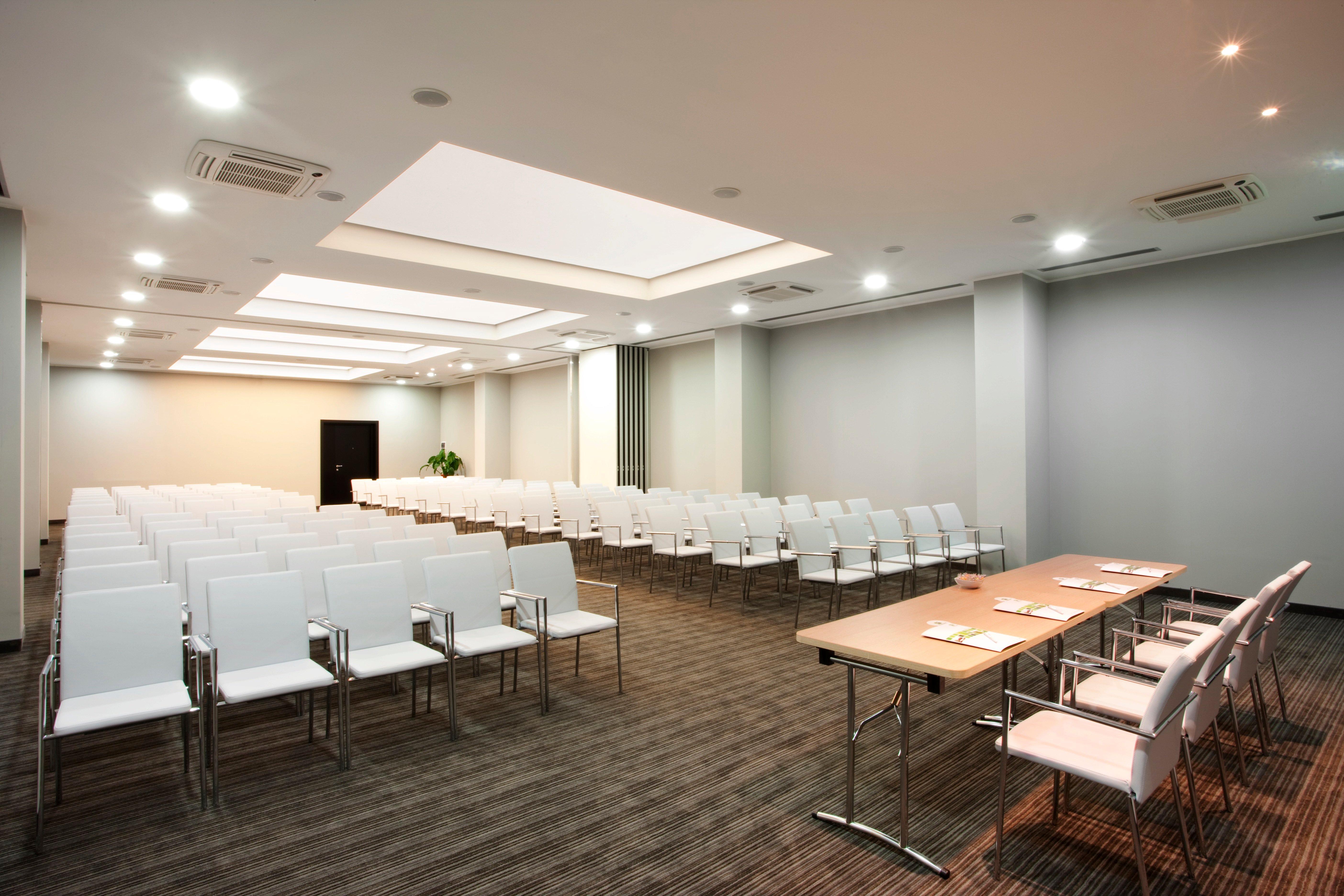 Holiday Inn Genoa City By Ihg Esterno foto