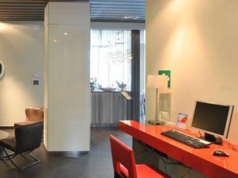 Holiday Inn Genoa City By Ihg Esterno foto