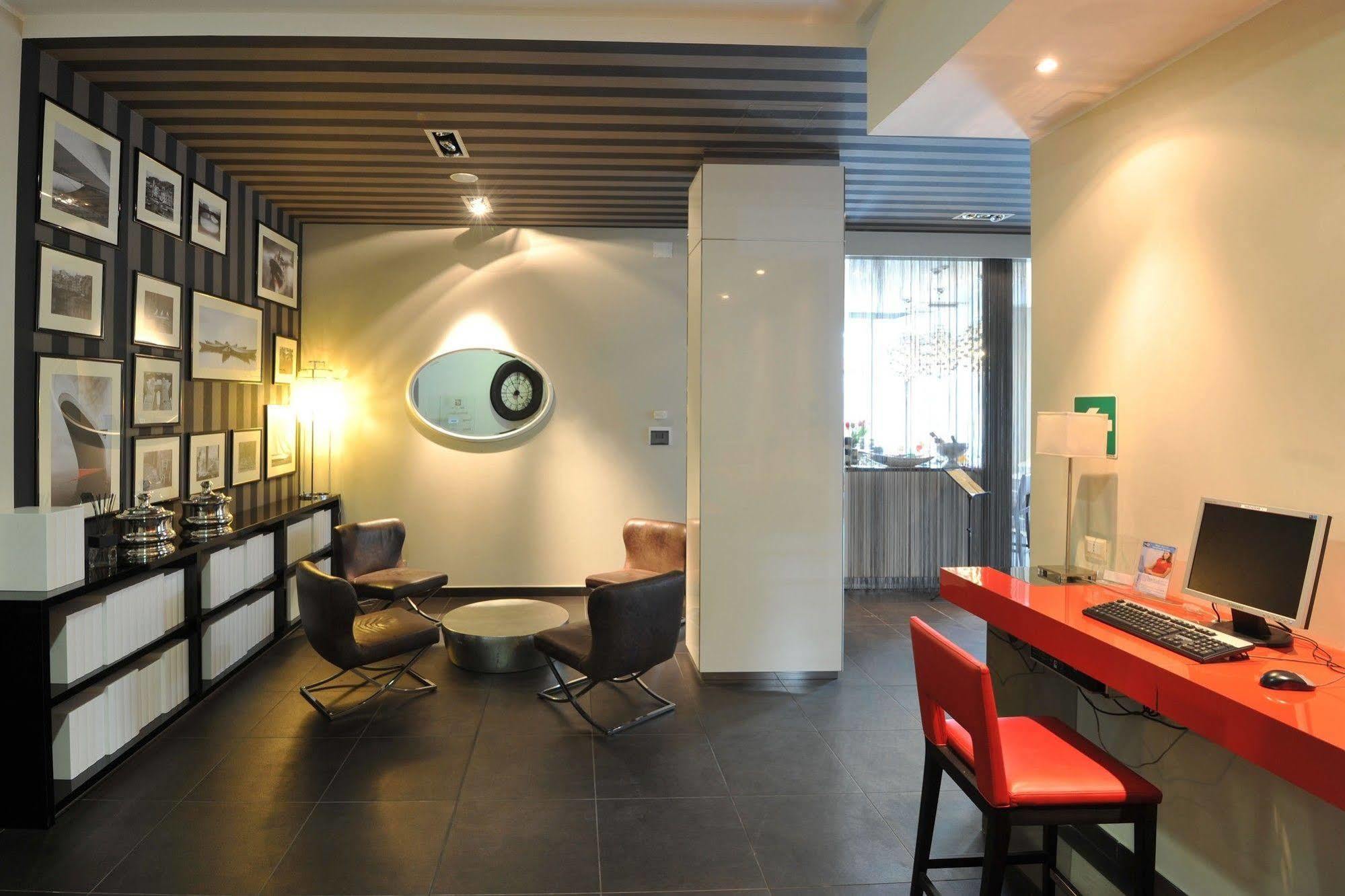 Holiday Inn Genoa City By Ihg Esterno foto