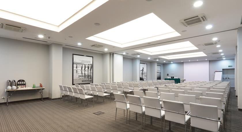 Holiday Inn Genoa City By Ihg Esterno foto